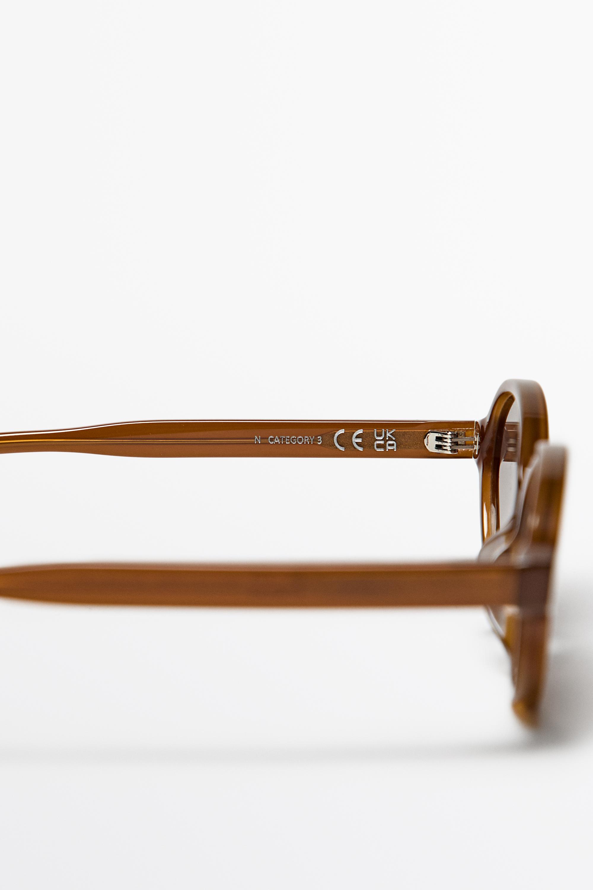 Round sunglasses